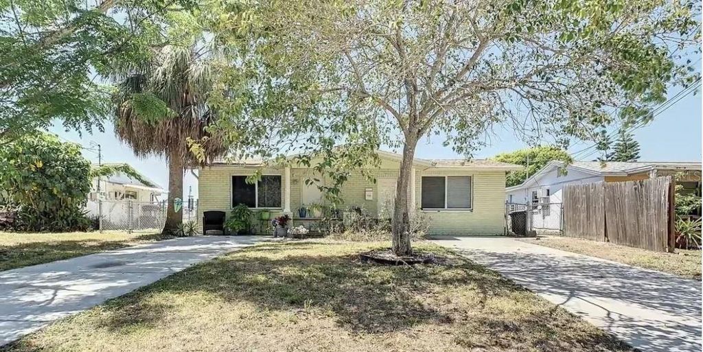 Photo of 12527 1ST ISLE, HUDSON, FL 34667 (MLS # T3442059)
