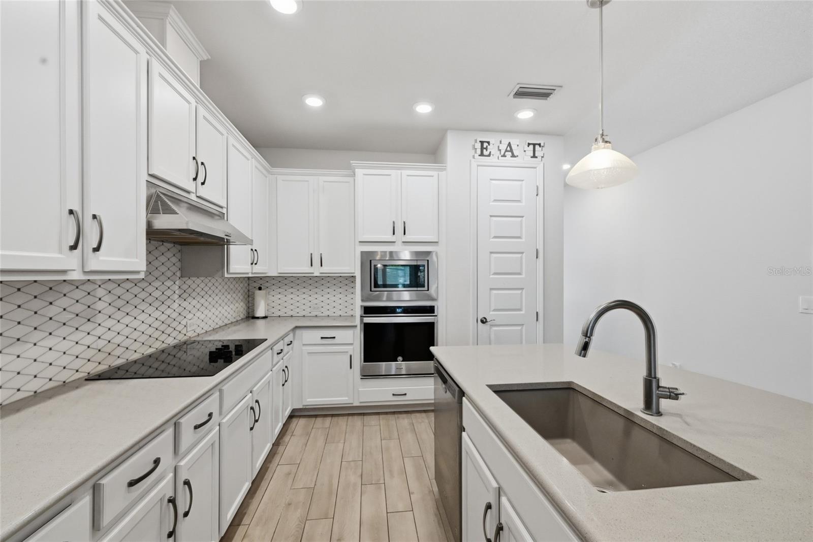 MOSS CREEK - Residential