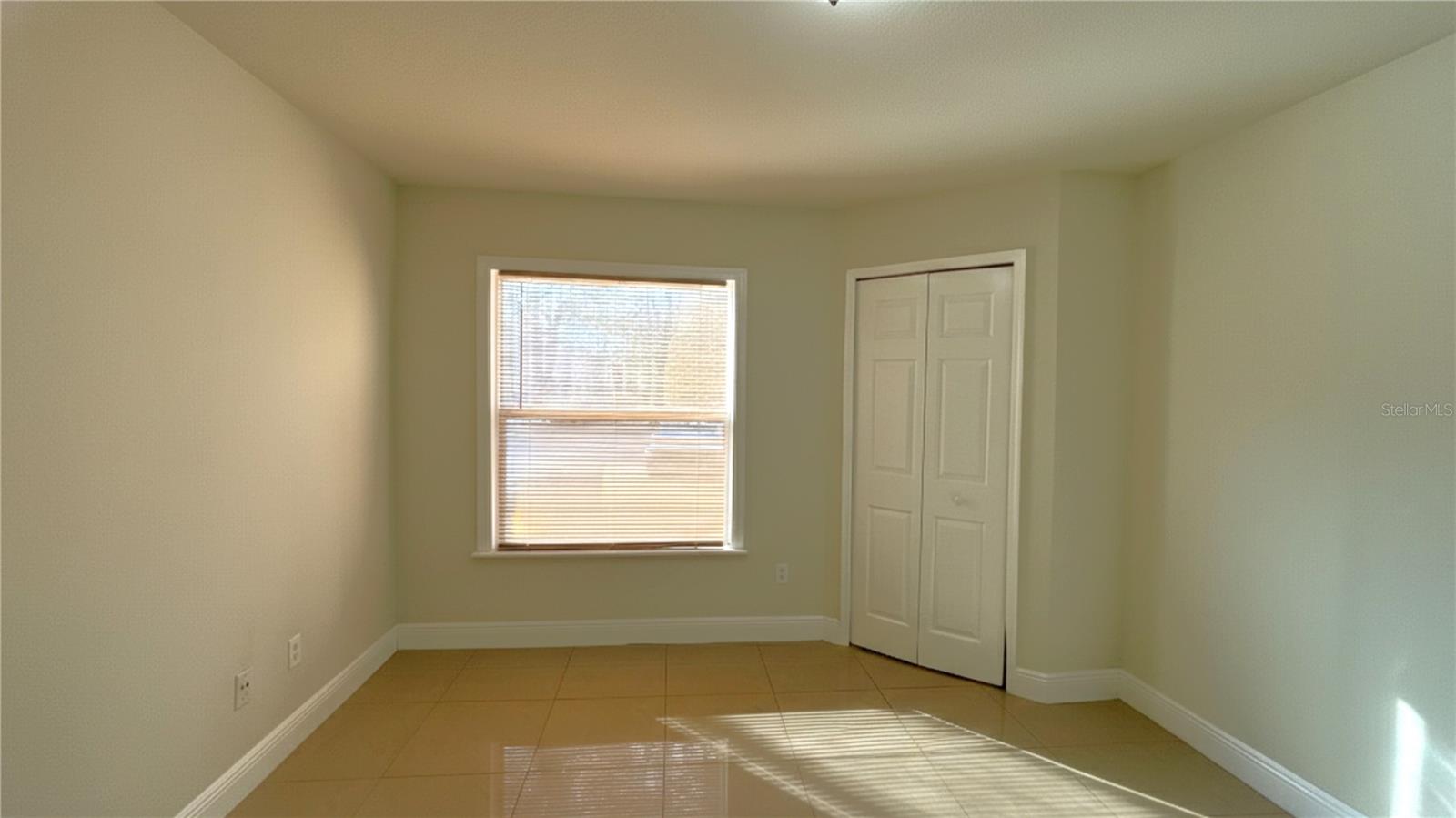 SANDLAKE PRIVATE RESIDENCES - Residential Lease