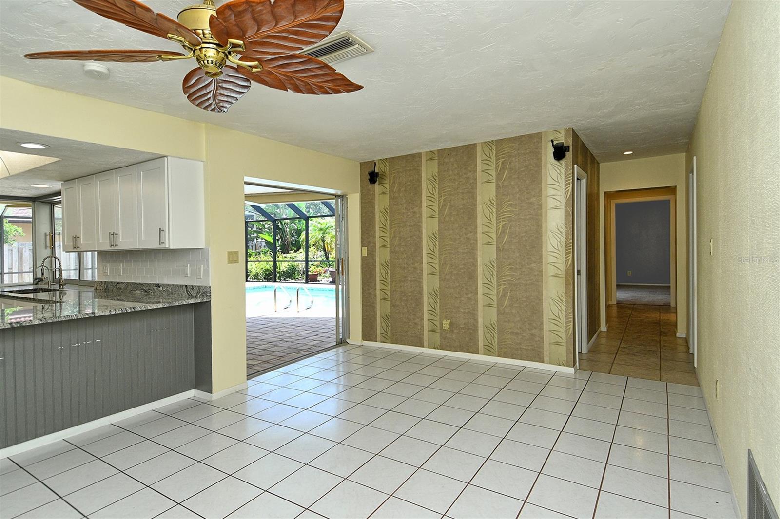 FRST LAKES COUNTRY CLUB ESTATES - Residential
