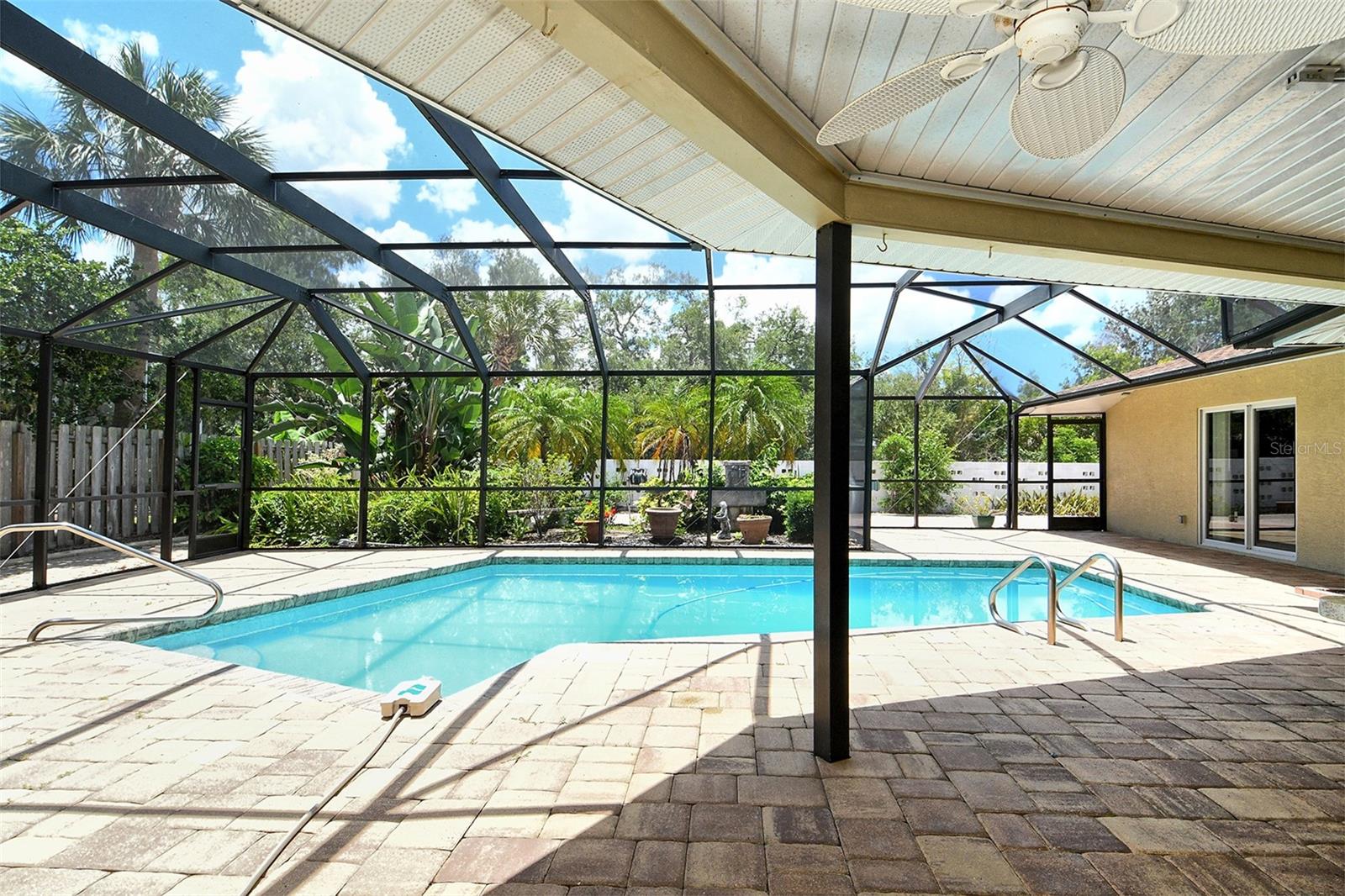 FRST LAKES COUNTRY CLUB ESTATES - Residential