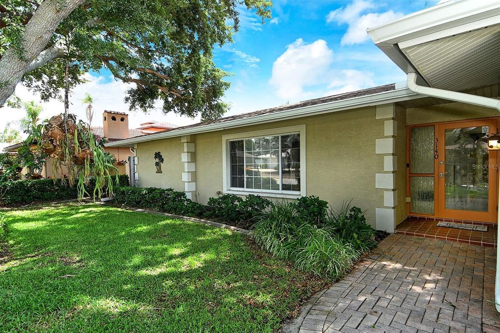 Photo of 3140 Espanola Drive, Sarasota, FL 34239 (MLS # A4694405)
