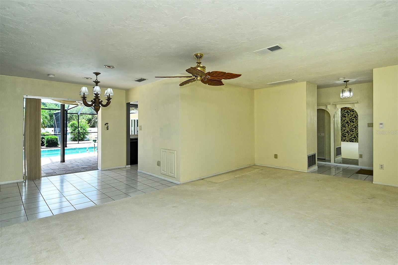 FRST LAKES COUNTRY CLUB ESTATES - Residential