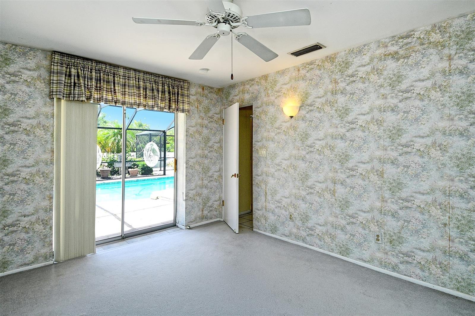 FRST LAKES COUNTRY CLUB ESTATES - Residential