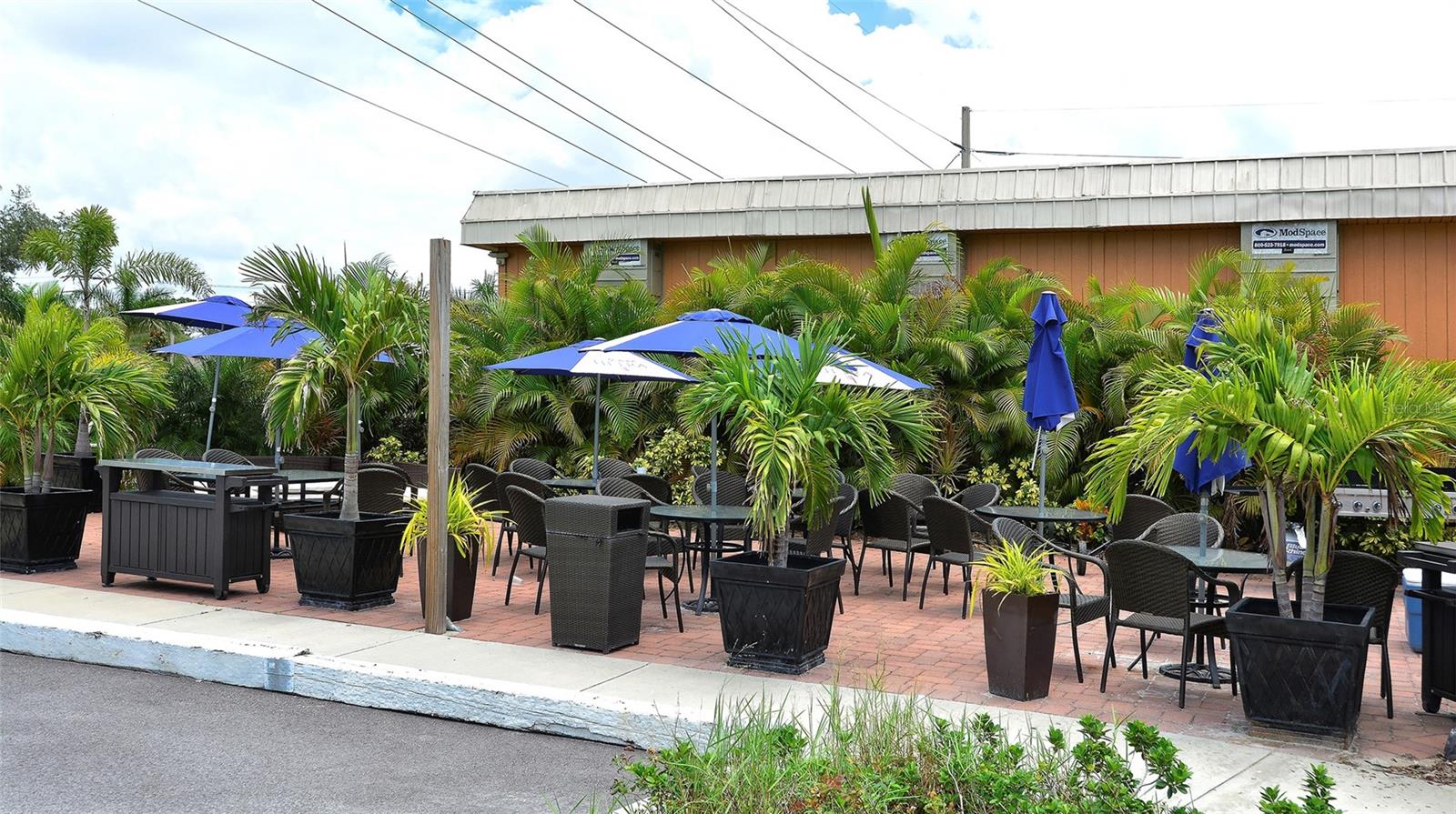 FRST LAKES COUNTRY CLUB ESTATES - Residential