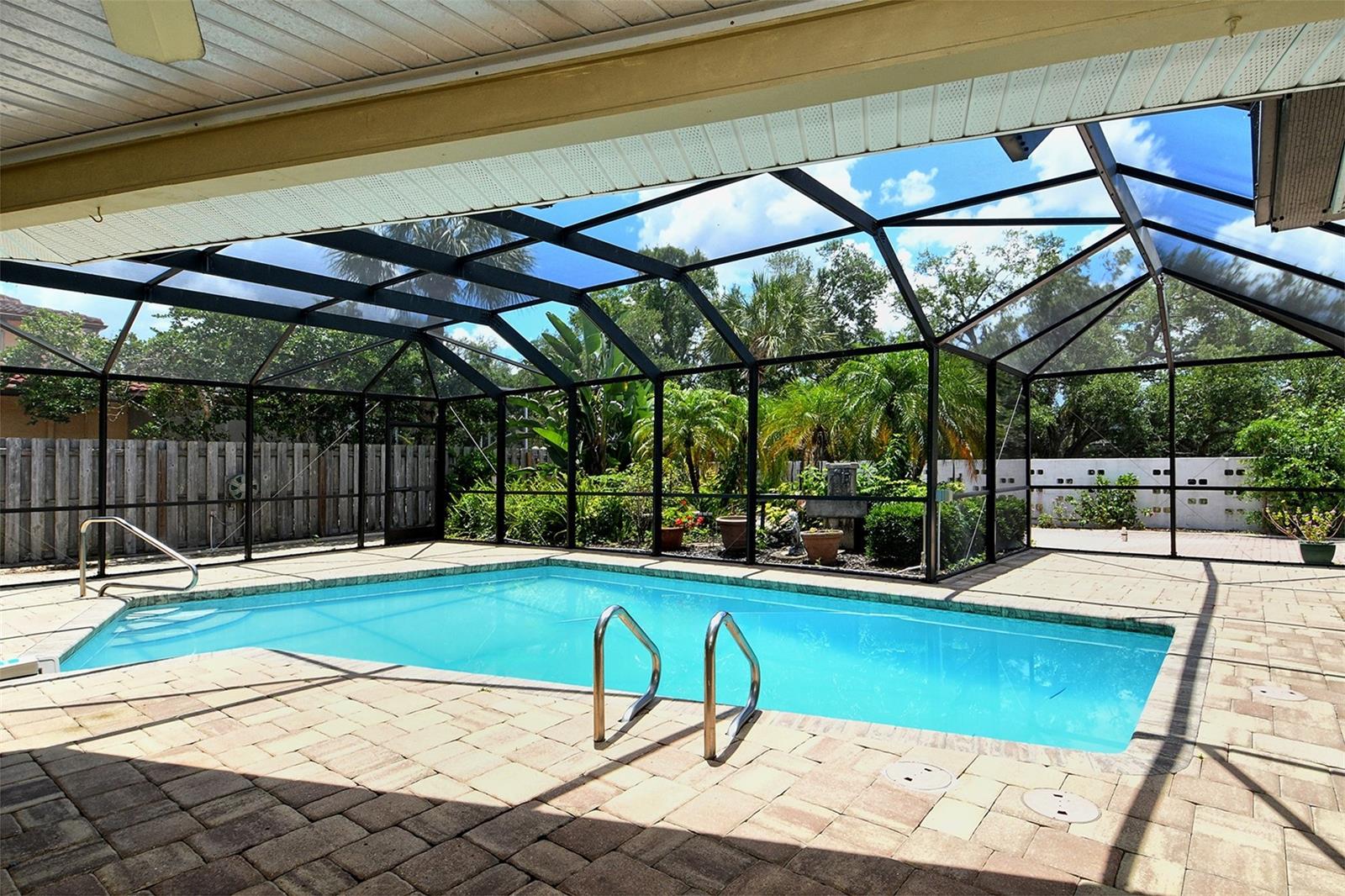 FRST LAKES COUNTRY CLUB ESTATES - Residential