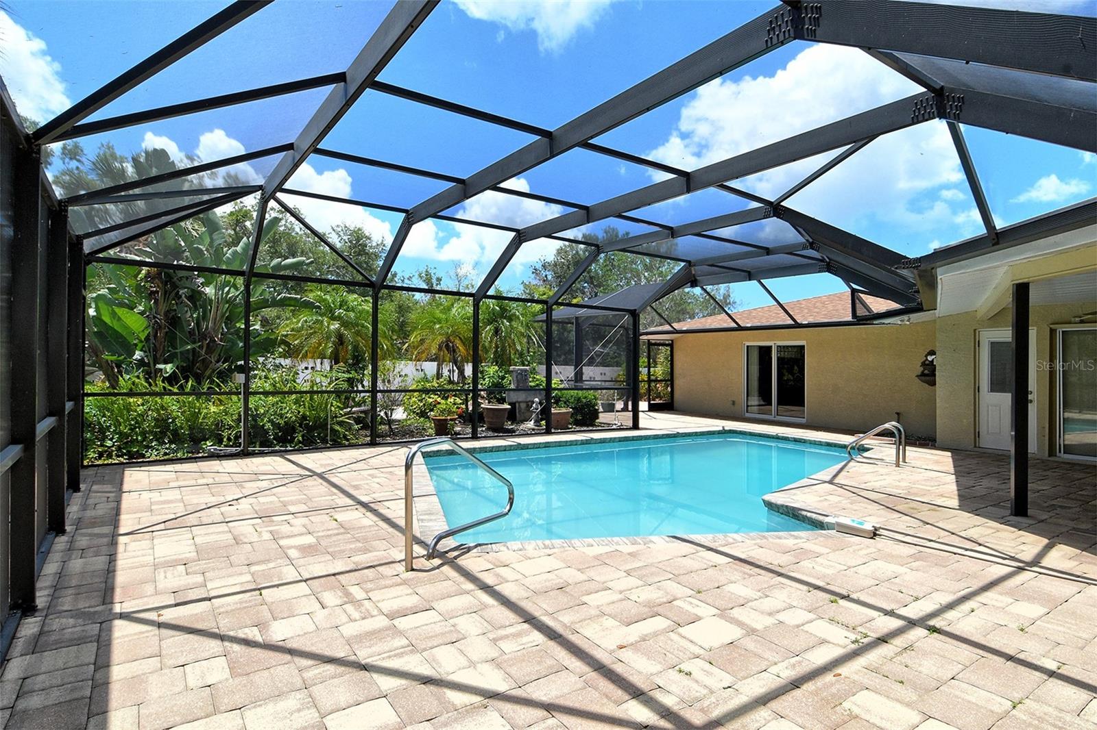 FRST LAKES COUNTRY CLUB ESTATES - Residential