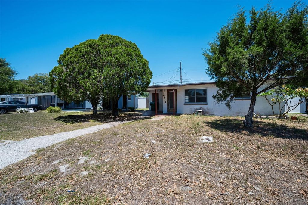 Photo of 10511 116th Terrace, Largo, FL 33773 (MLS # TB8509982)