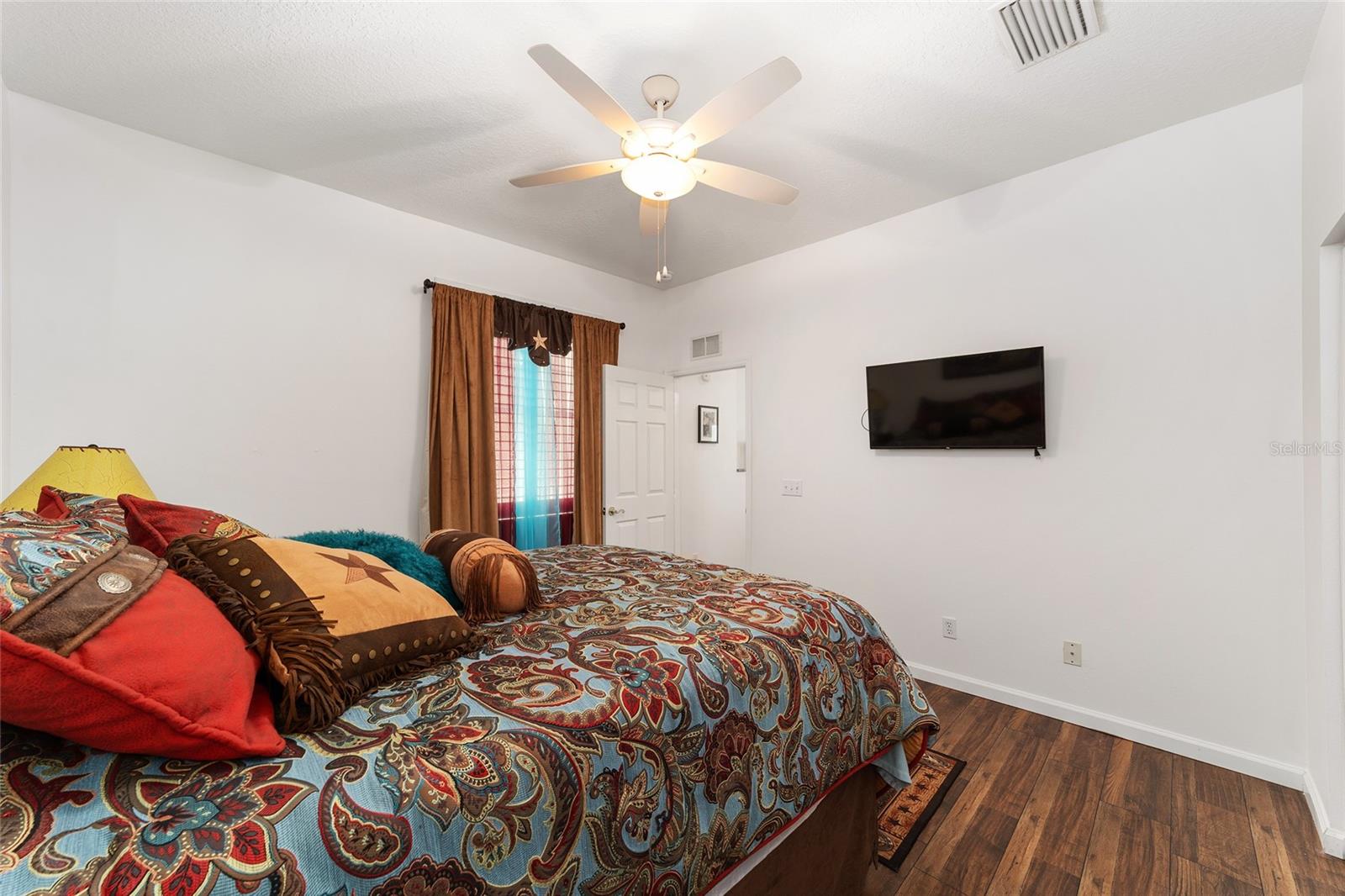 OCALA PALMS UN 08 - Residential Lease