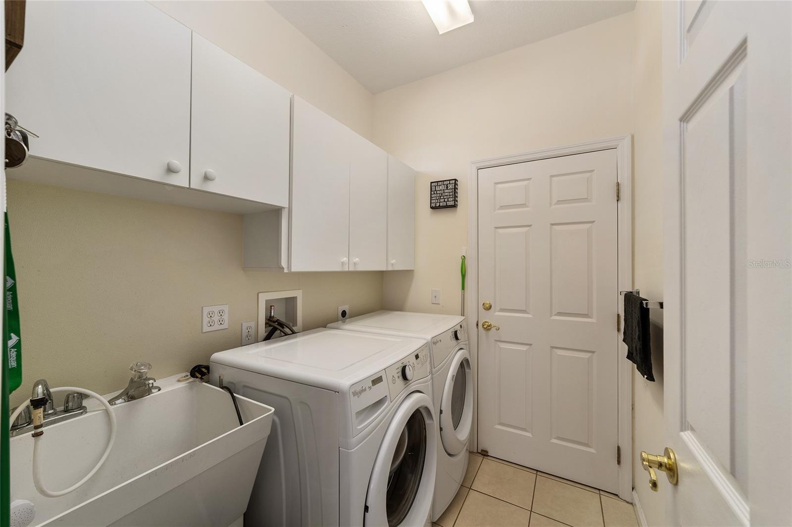 OCALA PALMS UN 08 - Residential Lease