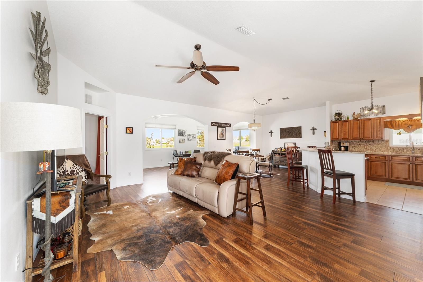 OCALA PALMS UN 08 - Residential Lease