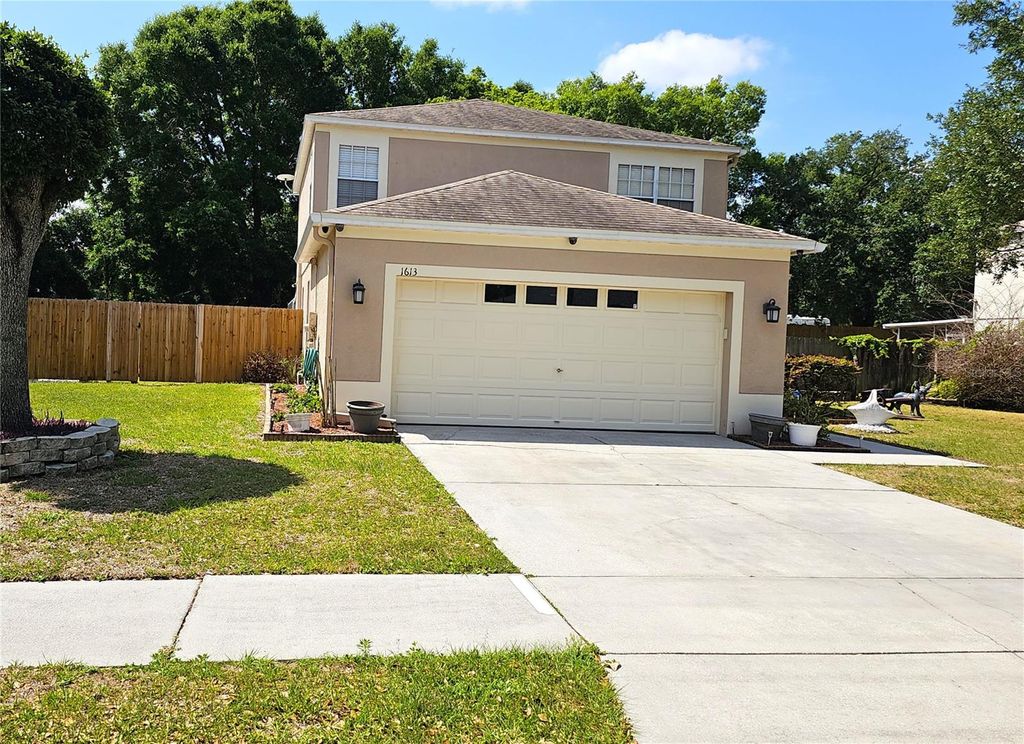Photo of 1613 Mosaic Forest Drive, Seffner, FL 33584 (MLS # TB8500600)