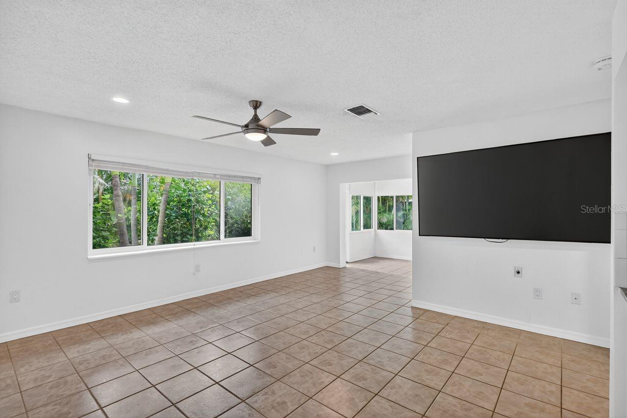 SOUTHPOINTE SHORES - Residential Income