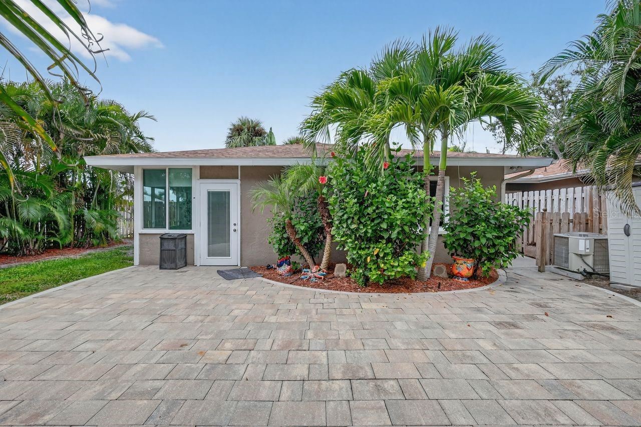 SOUTHPOINTE SHORES - Residential Income
