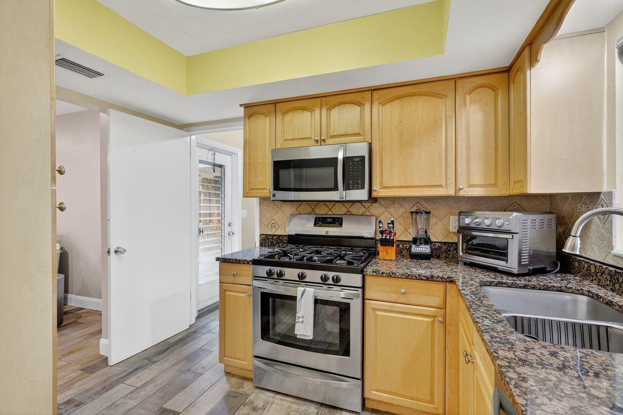 SOUTHPOINTE SHORES - Residential Income