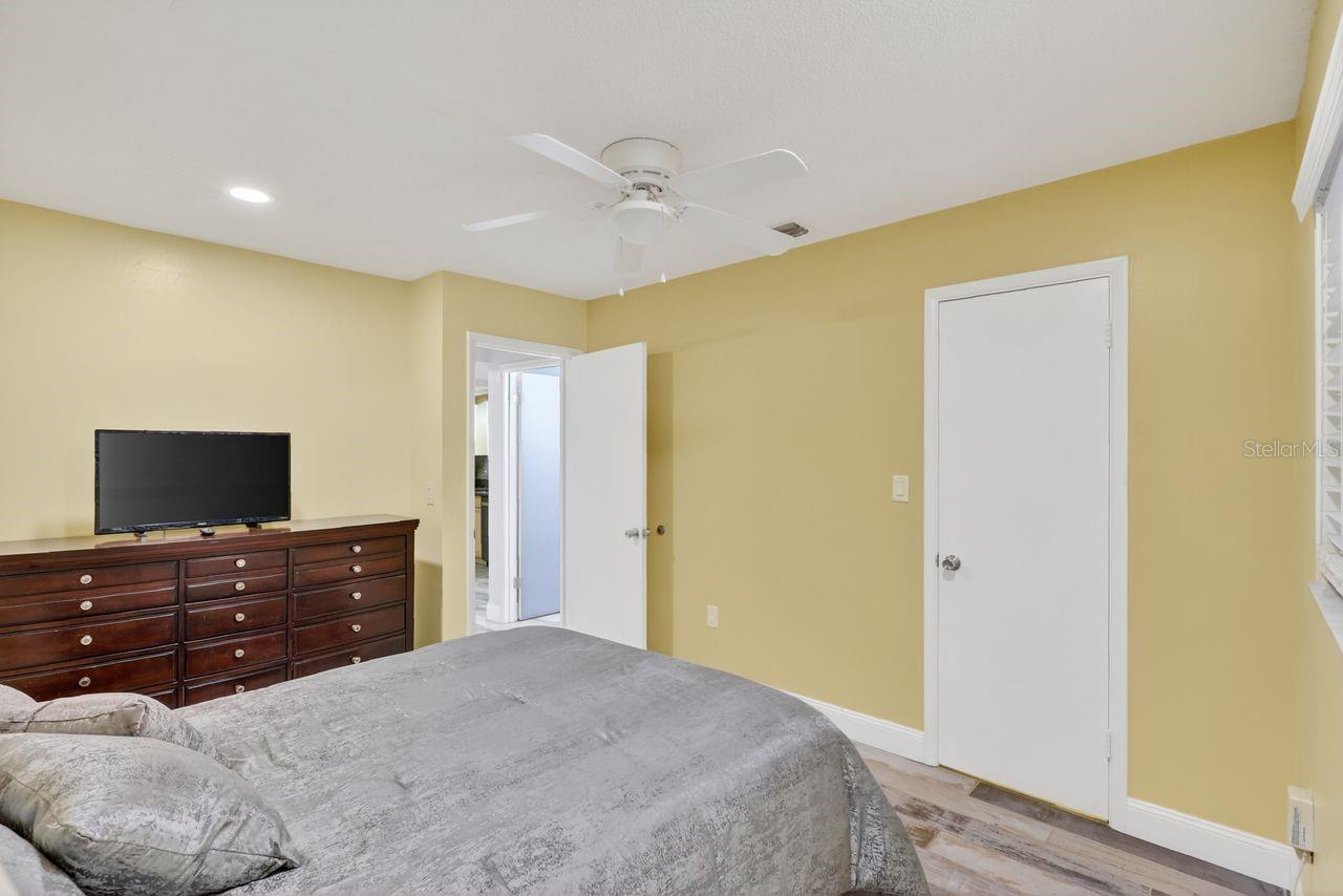 SOUTHPOINTE SHORES - Residential Income