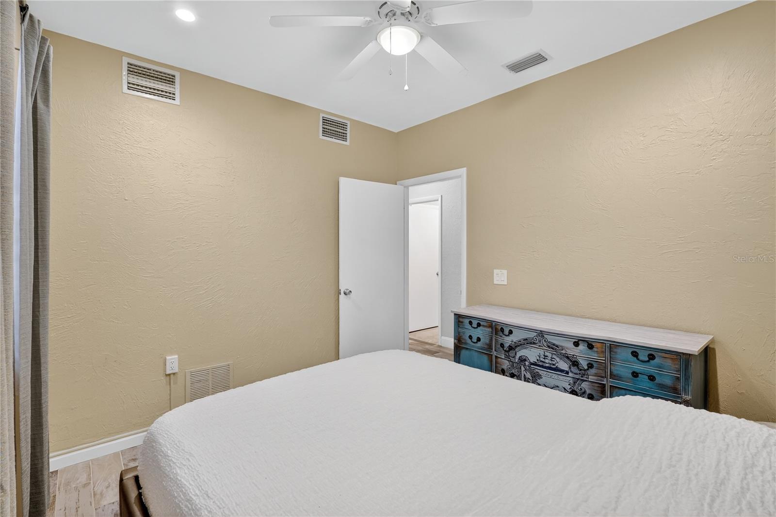 SOUTHPOINTE SHORES - Residential Income