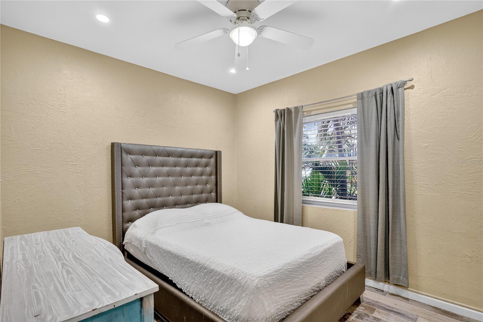 SOUTHPOINTE SHORES - Residential Income