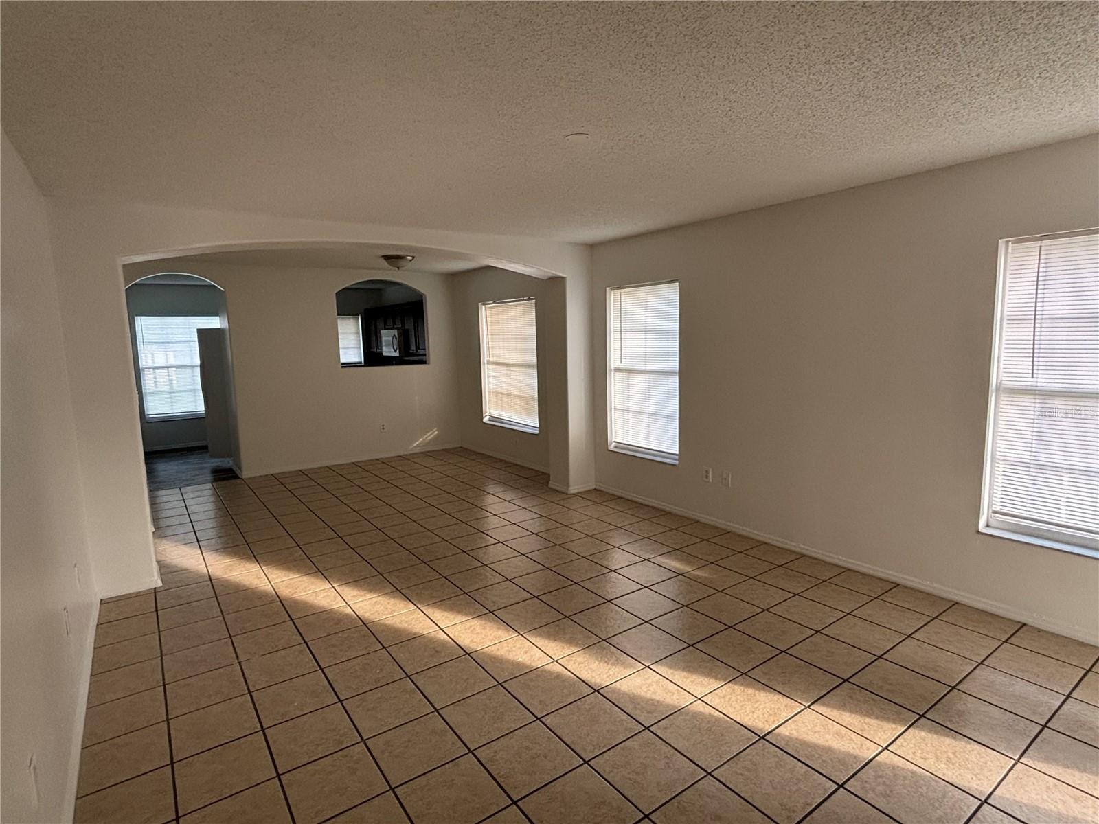 FAIRWAY GLEN AT MEADOW WOODS CONDO - Residential