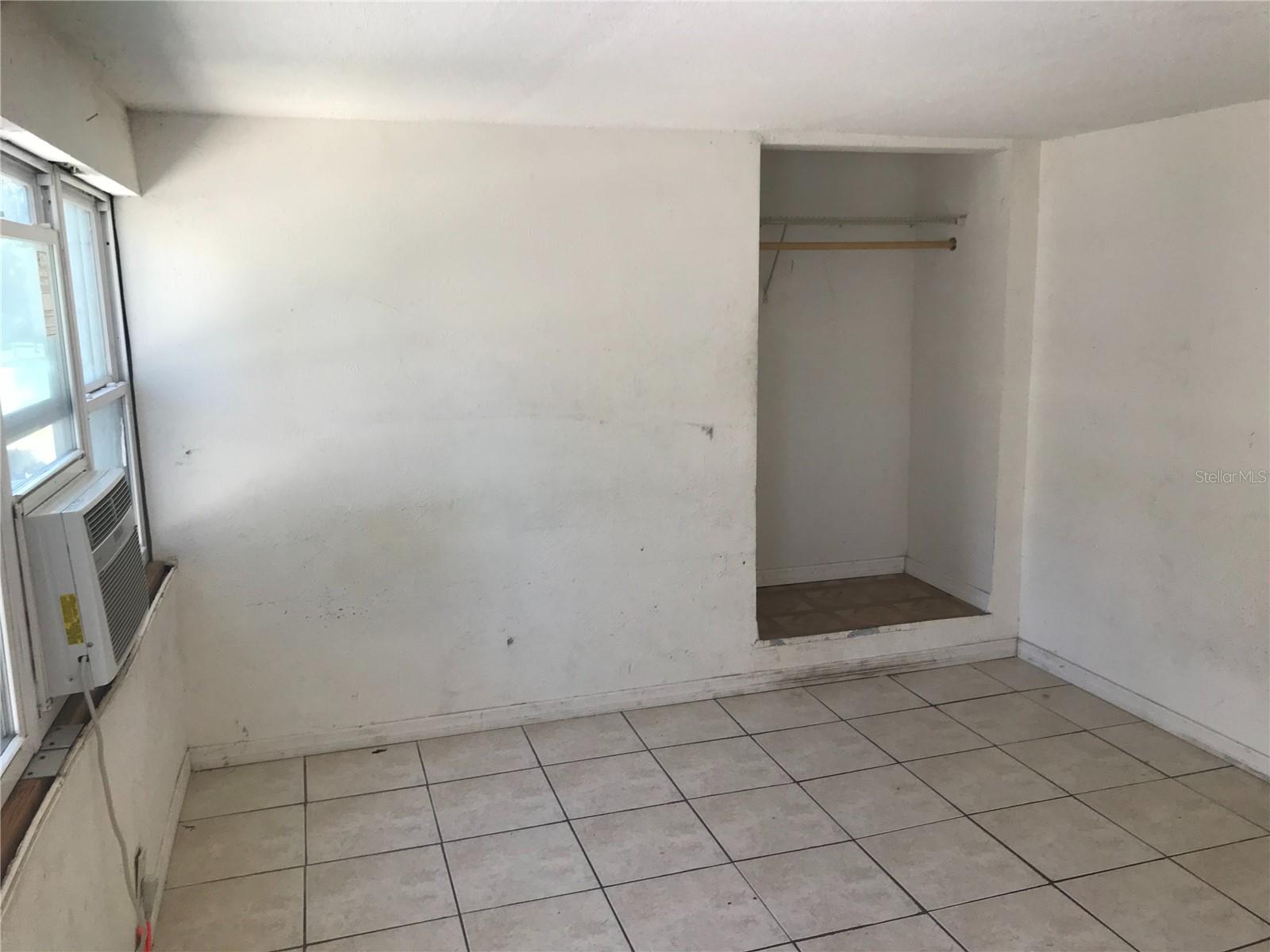 OAK GROVE SUB - Residential Lease