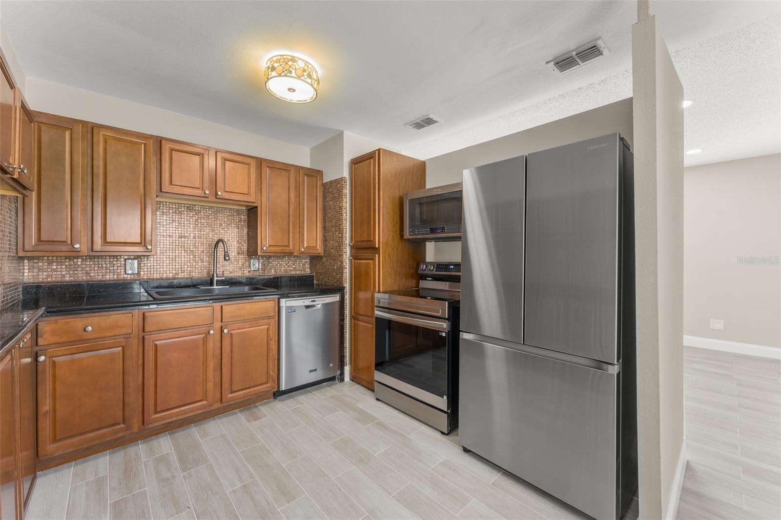 TANGELO PARK SEC 1 - Residential