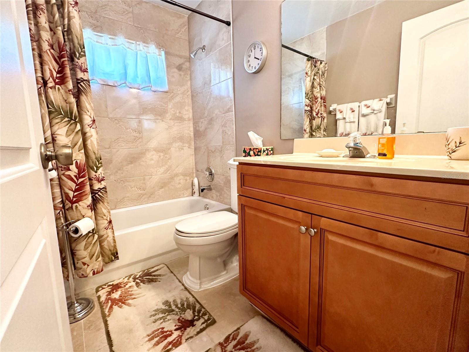 HUNTERS CREEK TR 305 PH 01 - Residential