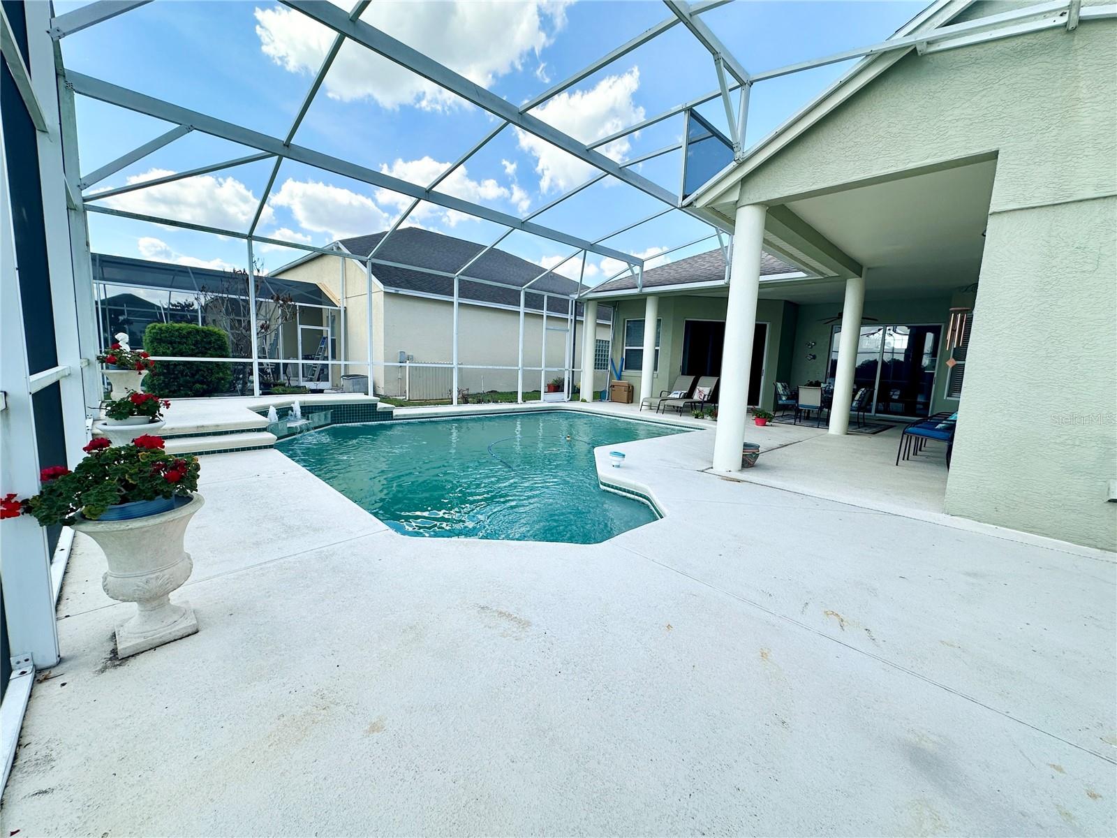 HUNTERS CREEK TR 305 PH 01 - Residential