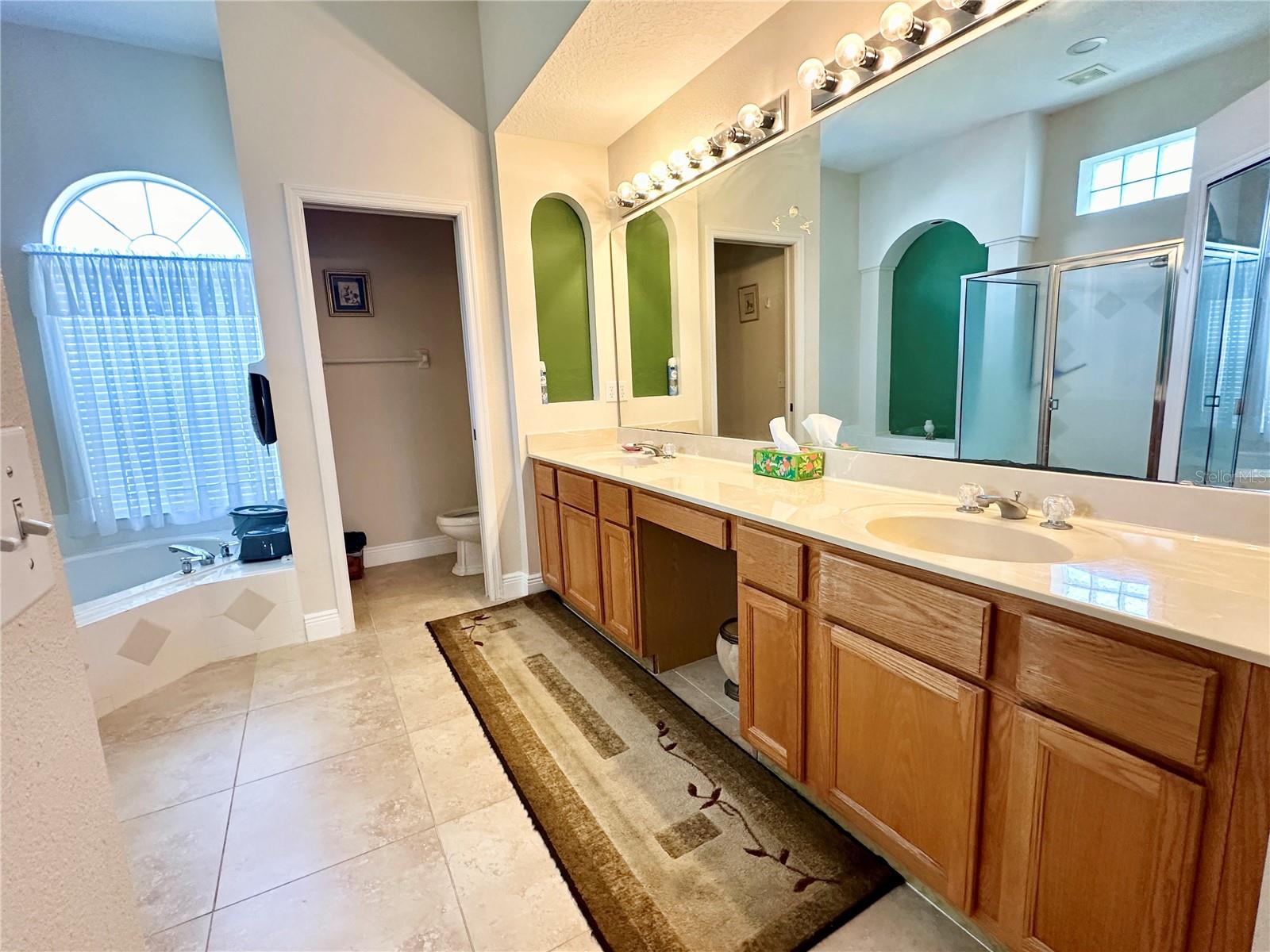 HUNTERS CREEK TR 305 PH 01 - Residential