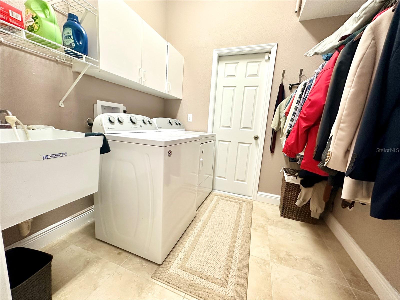 HUNTERS CREEK TR 305 PH 01 - Residential