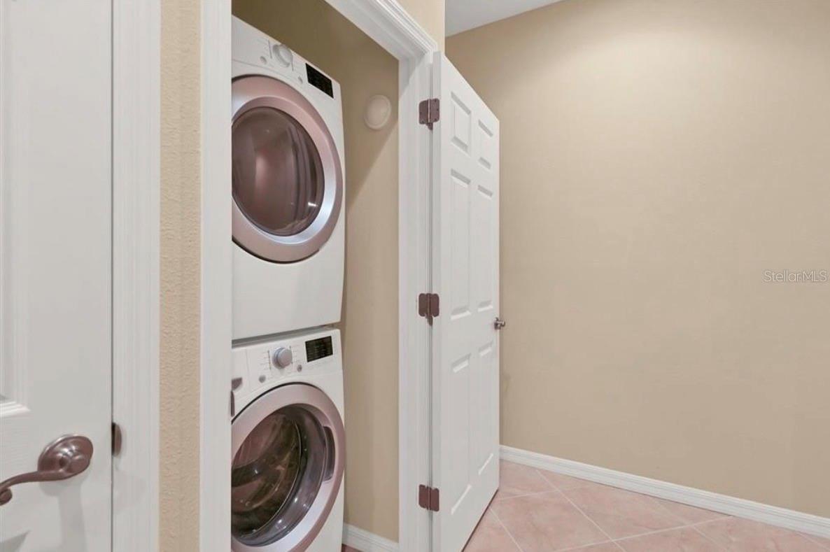 PALMA SOLA TRACE - Residential