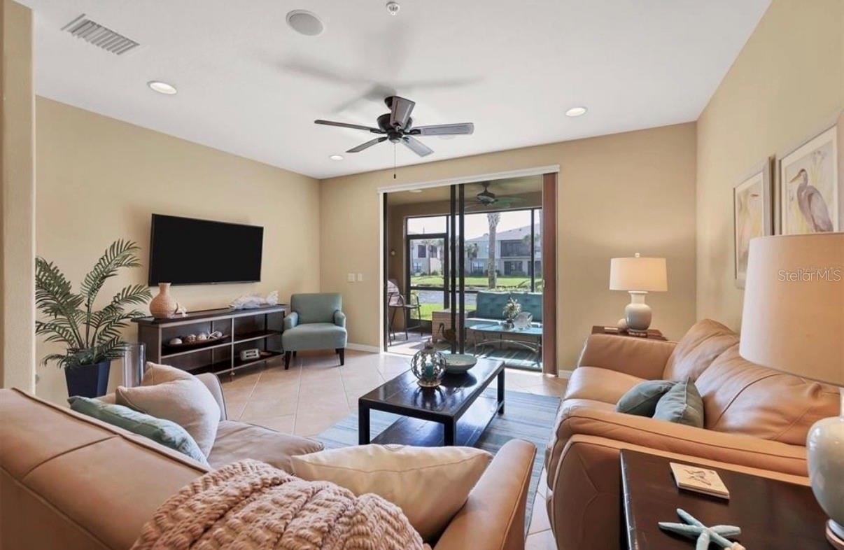 PALMA SOLA TRACE - Residential