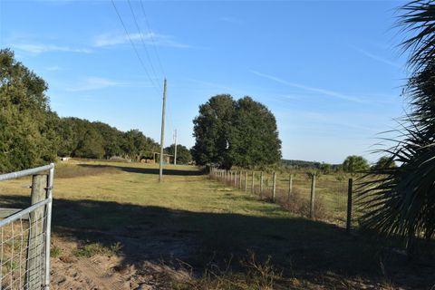 Tiny photo for 13800 County Road 450, Umatilla, FL 32784 (MLS # L4960577)