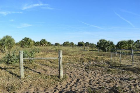 Tiny photo for 13800 County Road 450, Umatilla, FL 32784 (MLS # L4960577)