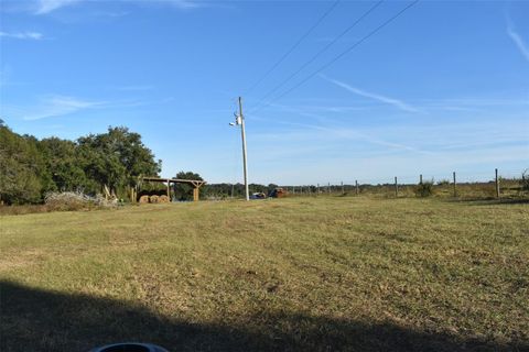 Tiny photo for 13800 County Road 450, Umatilla, FL 32784 (MLS # L4960577)
