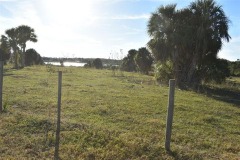 Tiny photo for 13800 County Road 450, Umatilla, FL 32784 (MLS # L4960577)