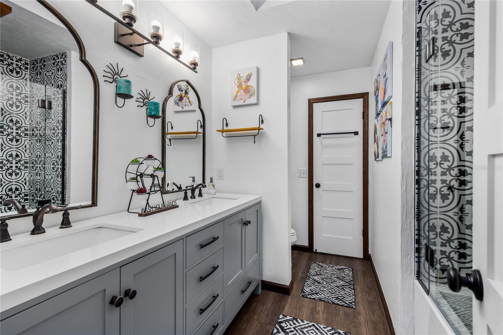 ROYAL GARDENS PH II - Residential