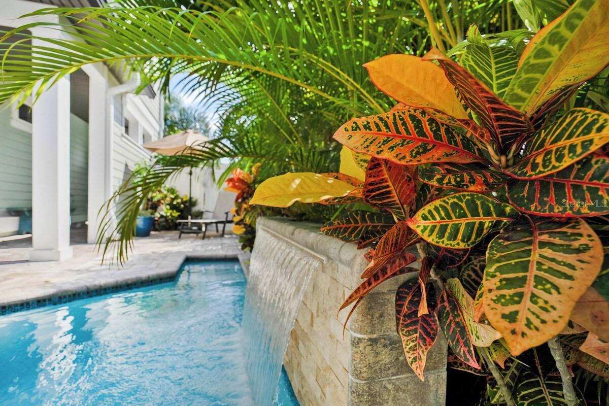 DAVIS SHORES - Residential