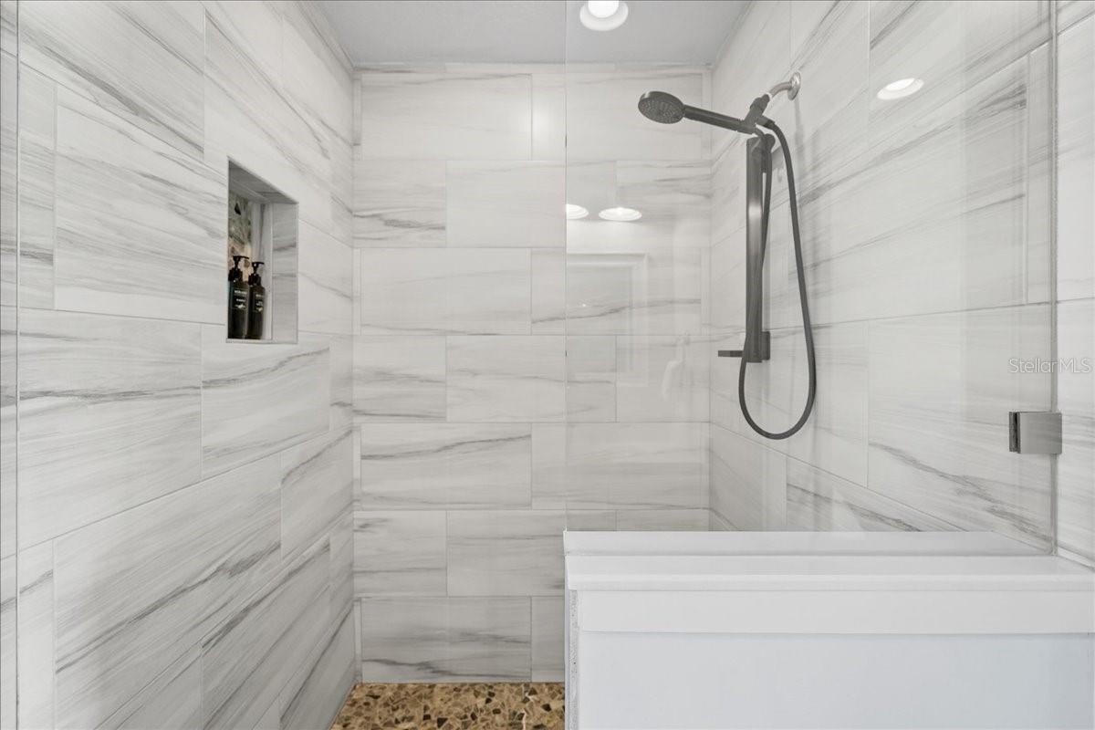 DAVIS SHORES - Residential