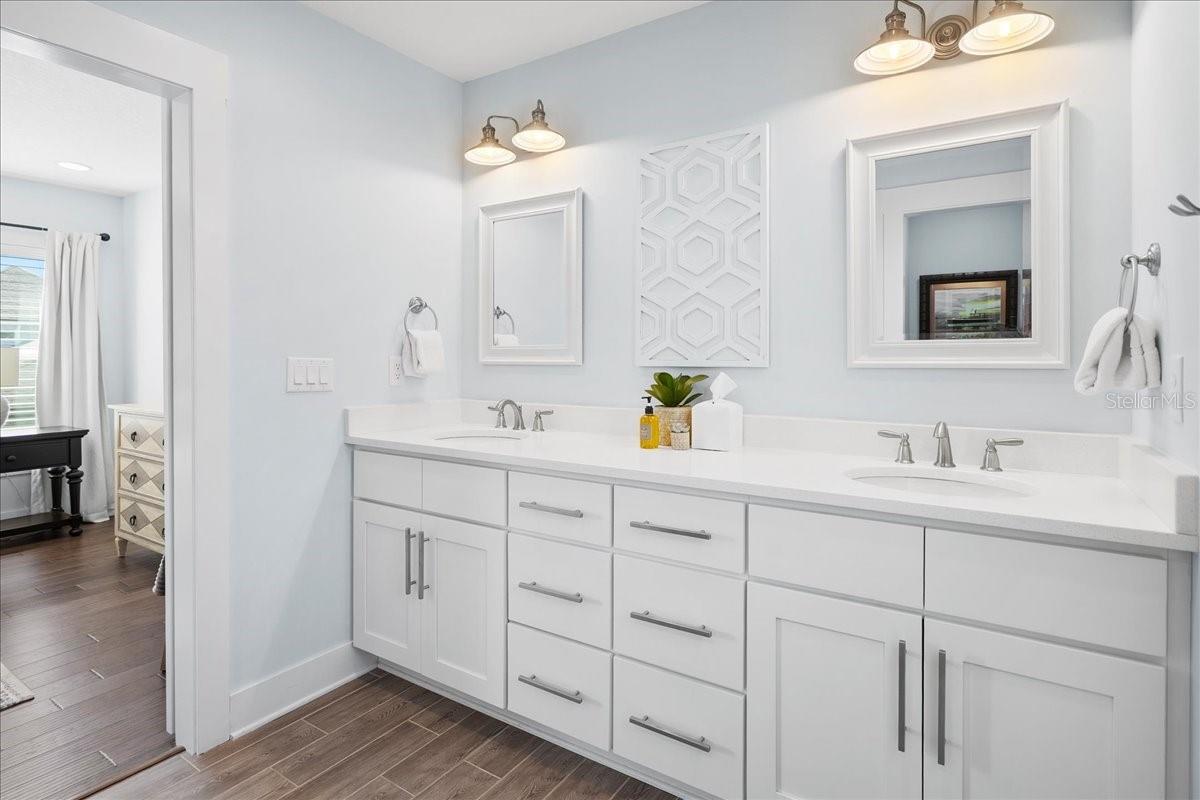 DAVIS SHORES - Residential