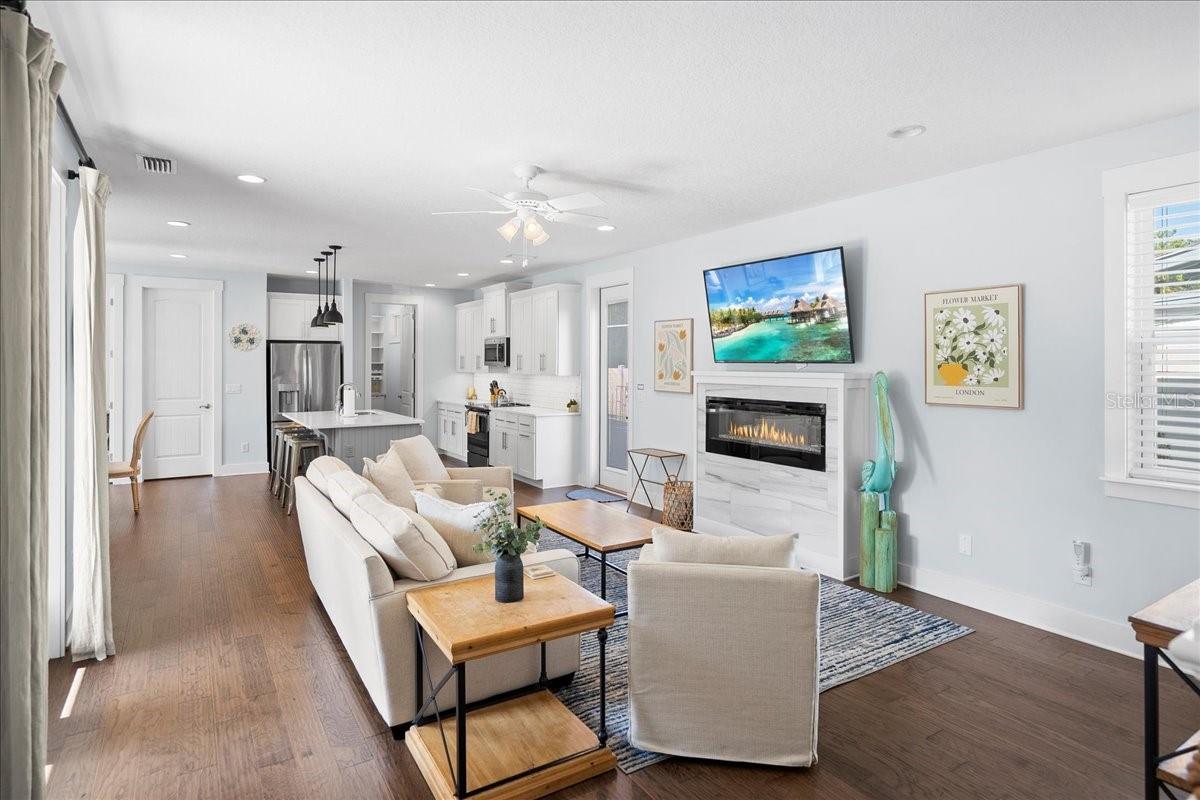 DAVIS SHORES - Residential