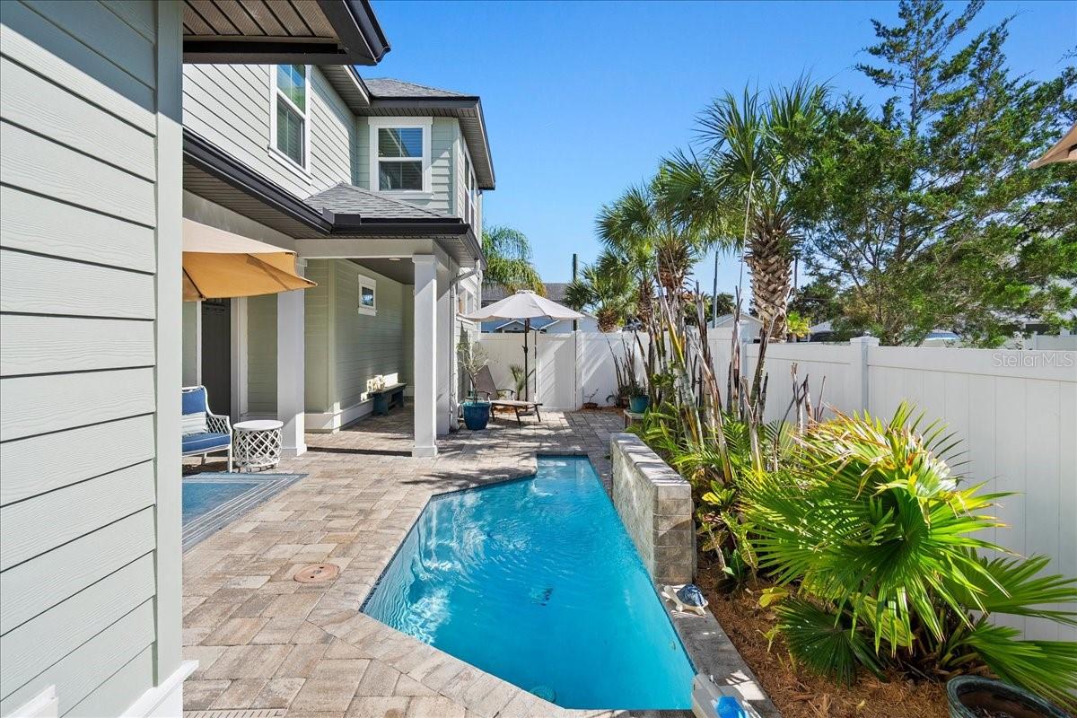 DAVIS SHORES - Residential