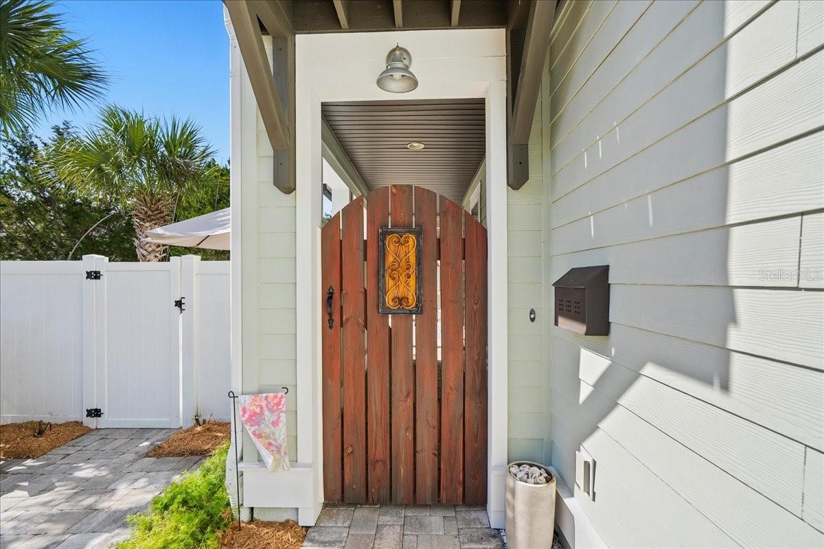 DAVIS SHORES - Residential