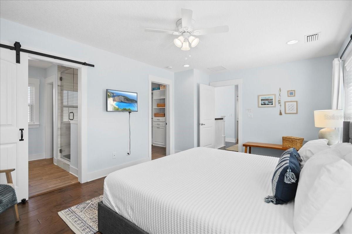 DAVIS SHORES - Residential