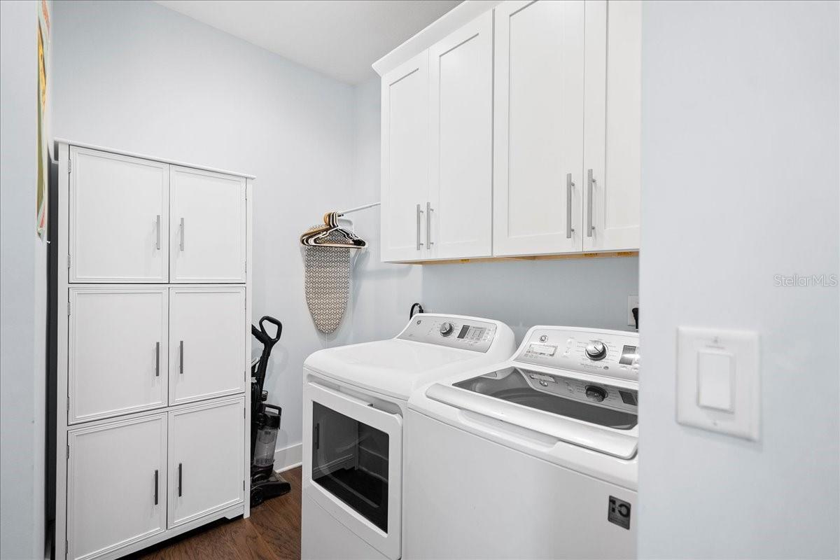 DAVIS SHORES - Residential