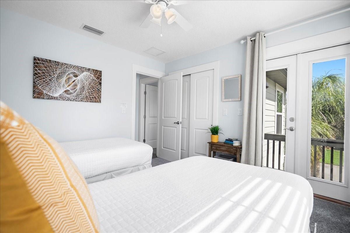 DAVIS SHORES - Residential