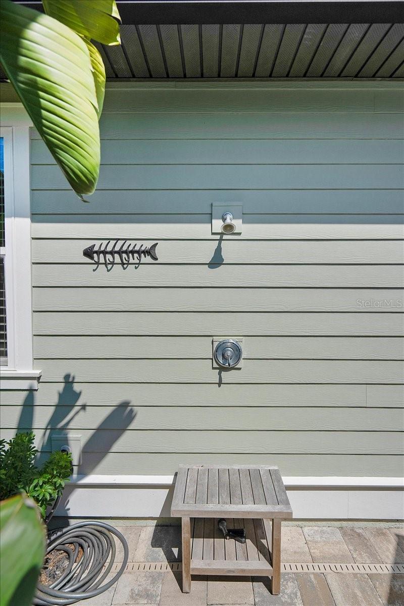 DAVIS SHORES - Residential