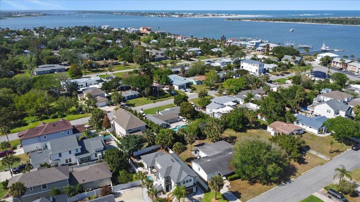 DAVIS SHORES - Residential