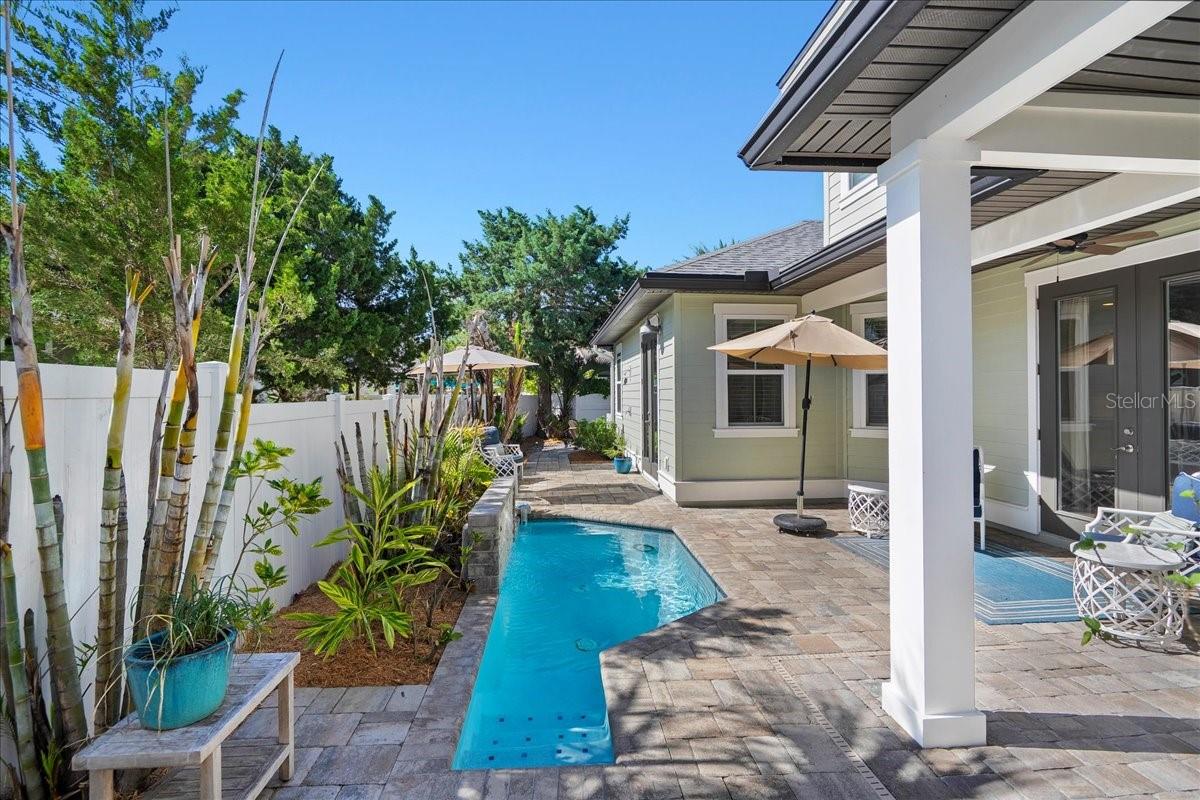 DAVIS SHORES - Residential