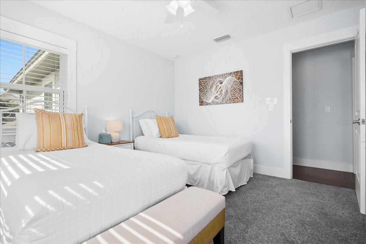 DAVIS SHORES - Residential