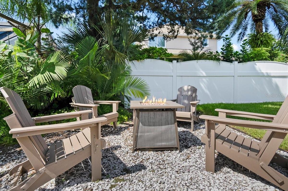 DAVIS SHORES - Residential